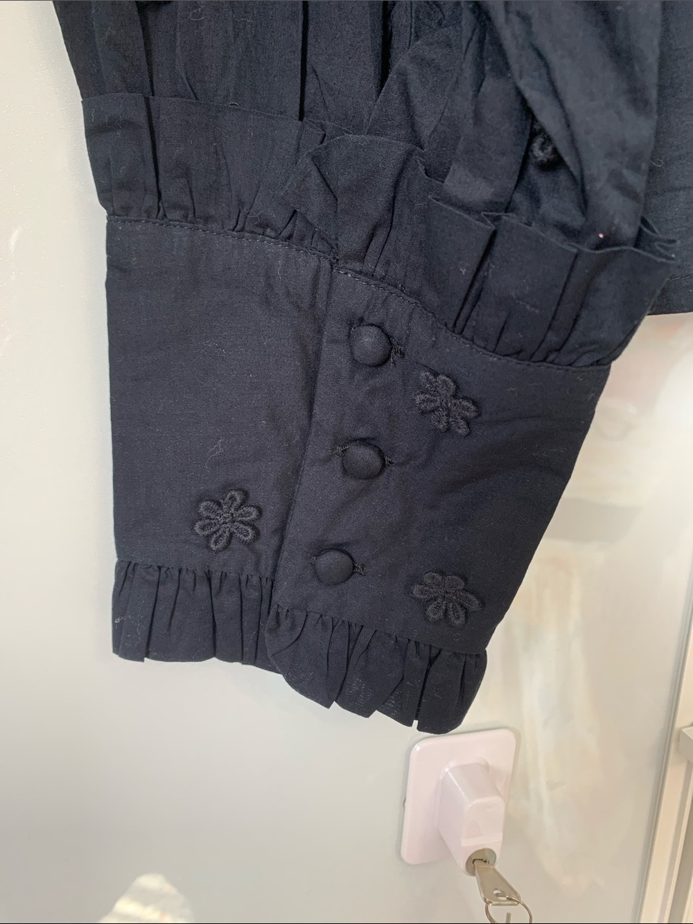 FARM Rio Black Ruffled Pintuck Floral Blouse - Picture 3 of 8